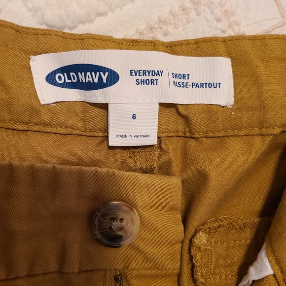 Mustard colored Old Navy shorts, size 6 - Picture 3 of 3